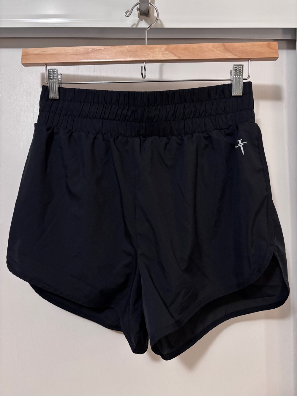 Three Nails Womens Dolphin Hem Shorts Size M Black Liner Hiking High Rise Lift